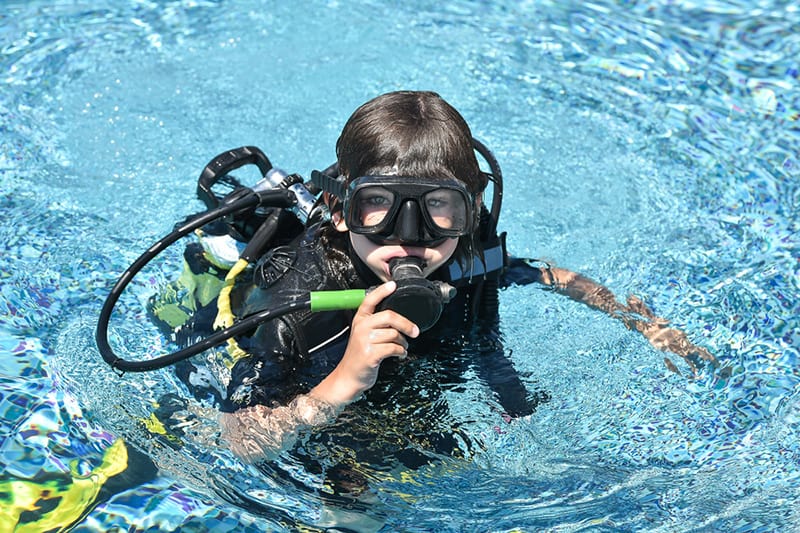 10-year-old can scuba dive