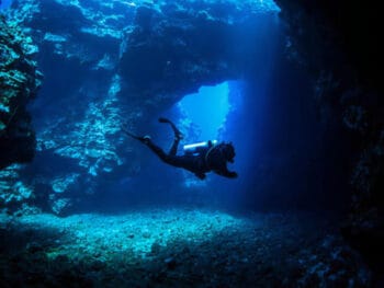 scuba diving lanai